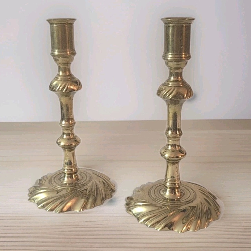 Vtg Virginia Metalcrafters Williamsburg Solid Brass Swirl Base Candlesticks 1970